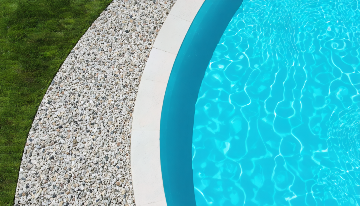 découvrez comment le béton désactivé peut sublimer votre piscine grâce à son esthétique unique et sa durabilité, pour un espace extérieur élégant et personnalisé.